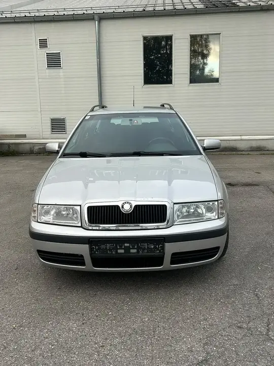 Skoda Octavia 2004 photo 2