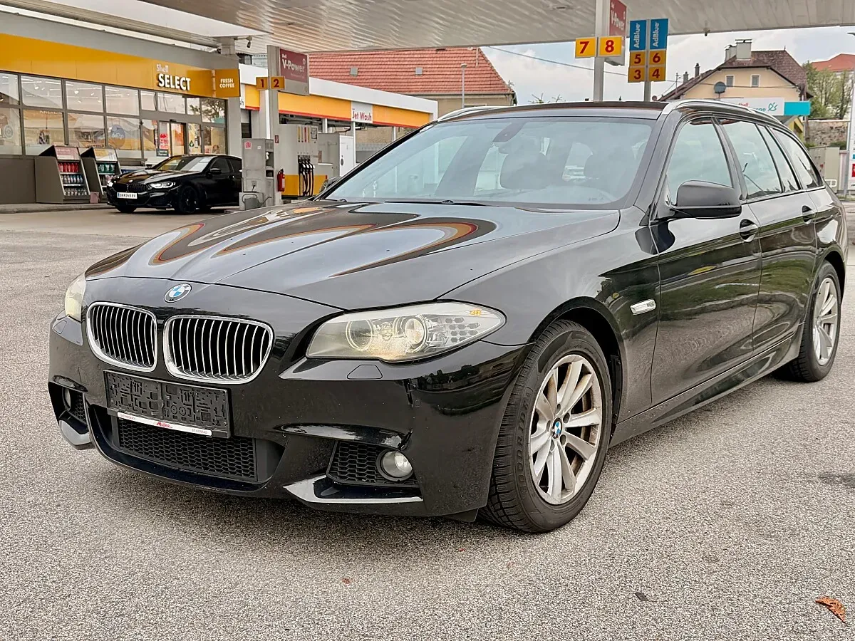 BMW 5 Series 2011 photo 2