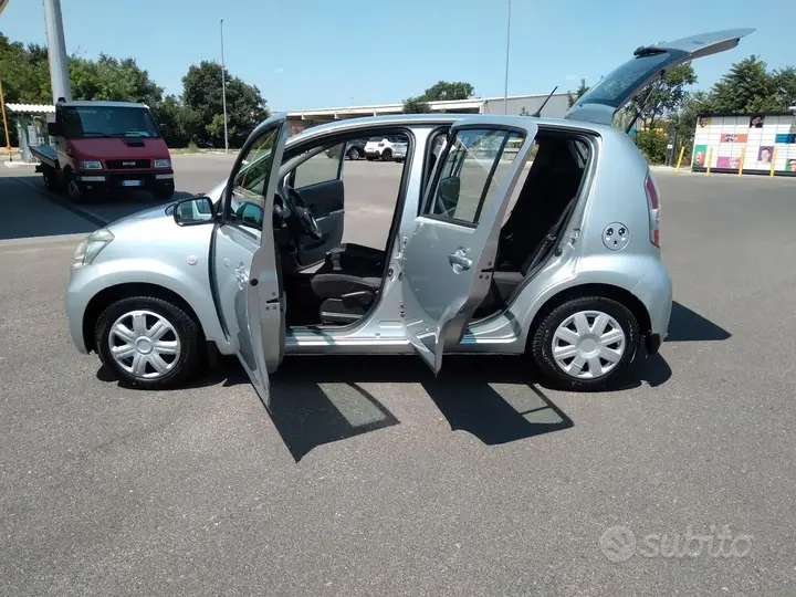 Daihatsu Sirion 2009 photo 4