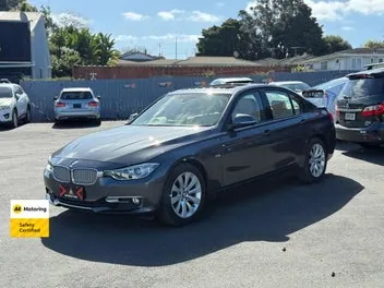 BMW 320I 2012 photo 4