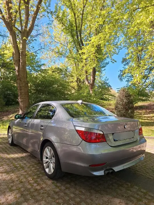 BMW 520I