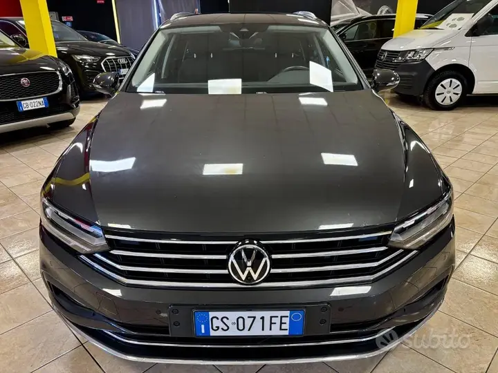 Volkswagen Passat Variant 2024 photo 2