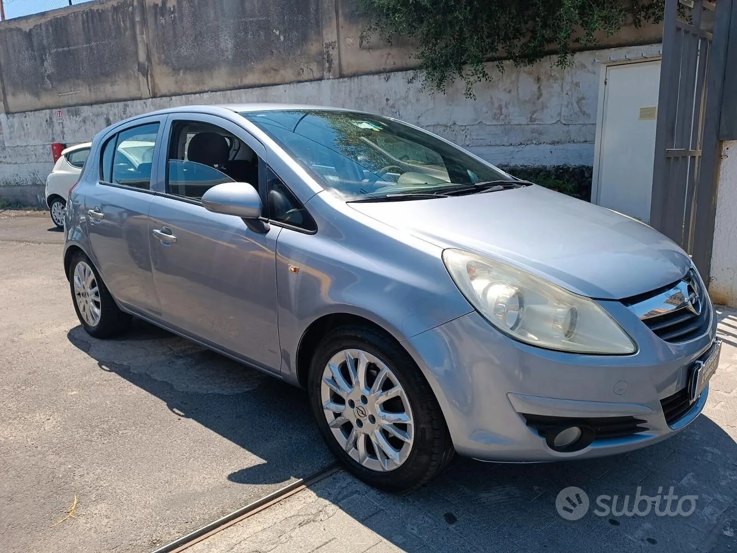 Opel Corsa 2009 photo 2