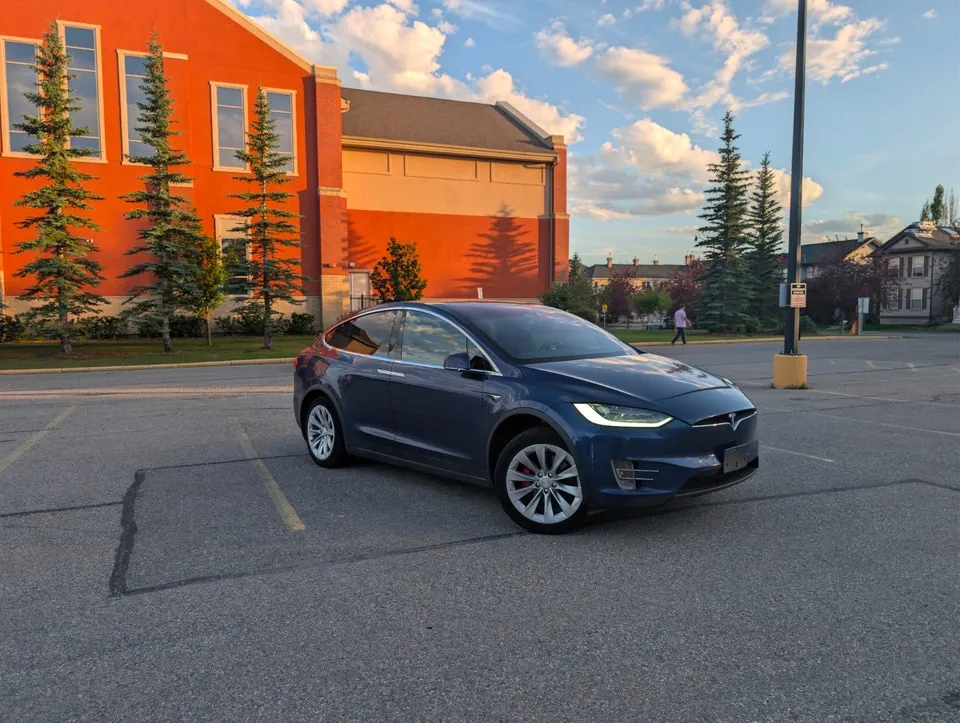 Tesla Model X 2020 photo 3