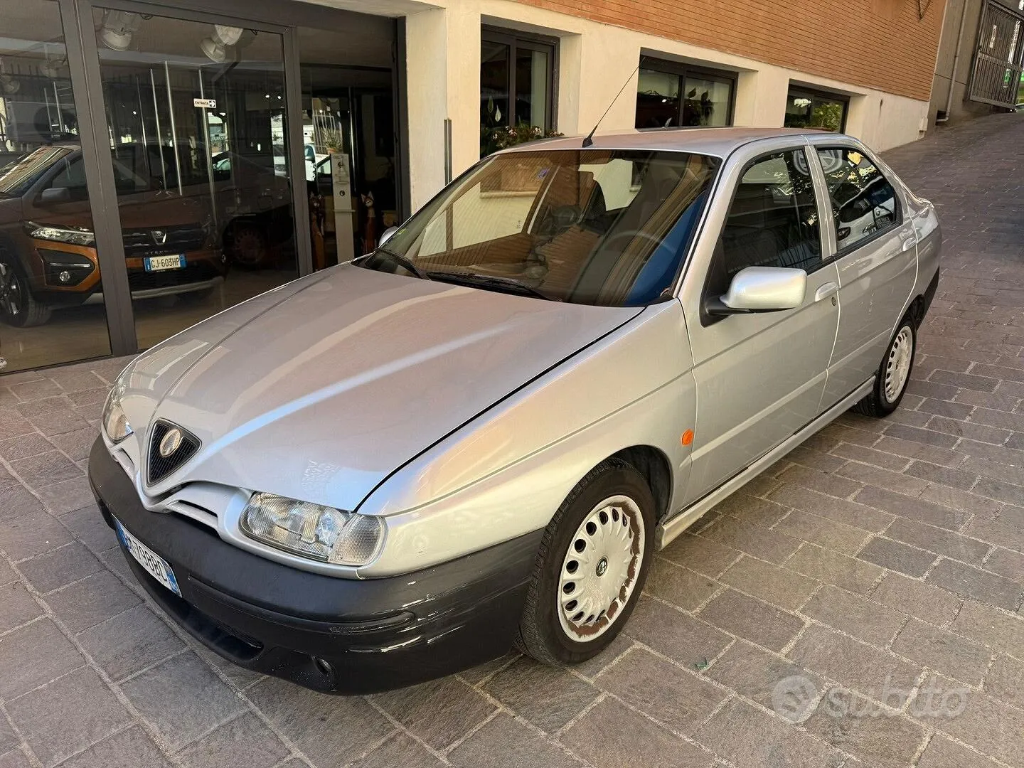 Alfa Romeo 146 2000 photo 3