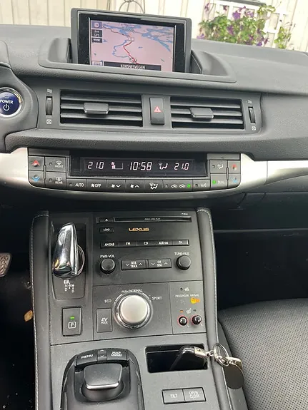 Lexus Ct200H 2011 photo 4