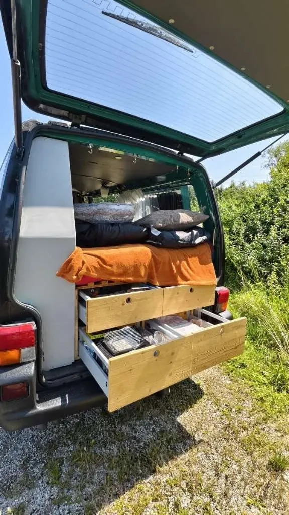 Volkswagen T4 1997 photo 3