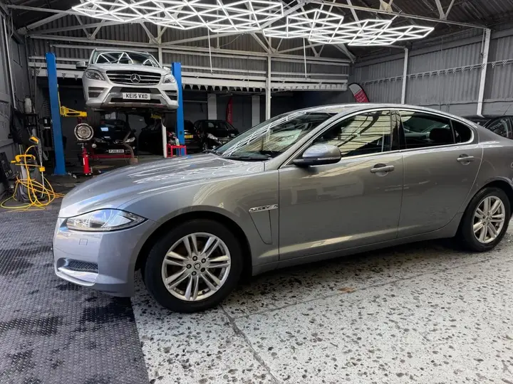 Jaguar Xf 2012 photo 3