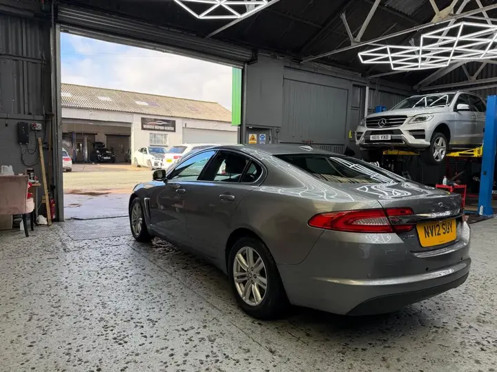 Jaguar Xf 2012 photo 4