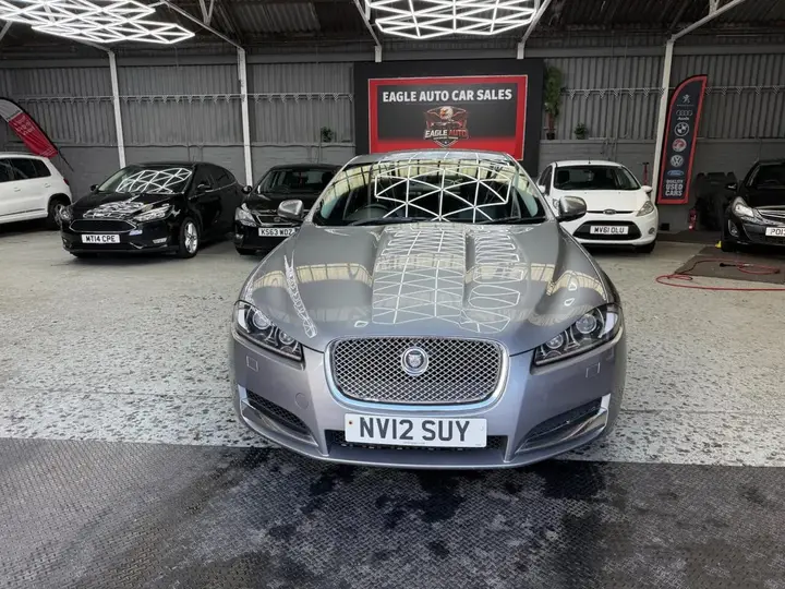 Jaguar Xf 2012 photo 2