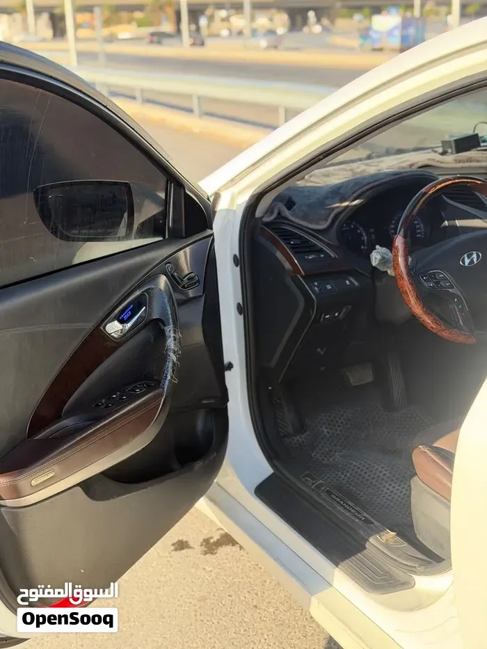 Hyundai Azera 2013 photo 2