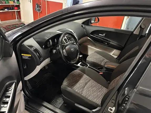 Kia Ceed 2009 photo 5