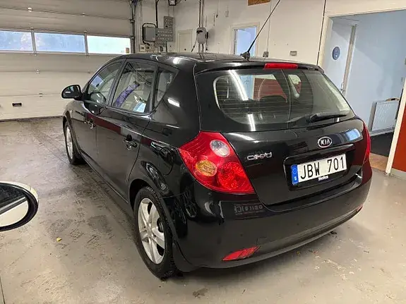 Kia Ceed 2009 photo 4
