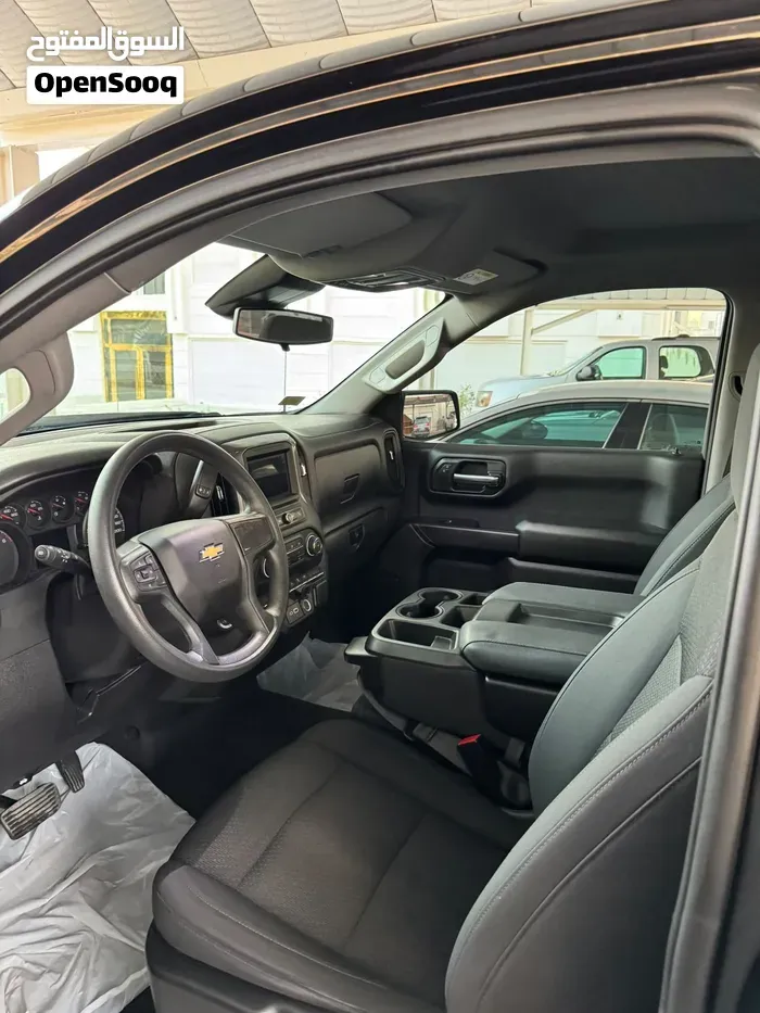 Chevrolet Silverado 2022 photo 3