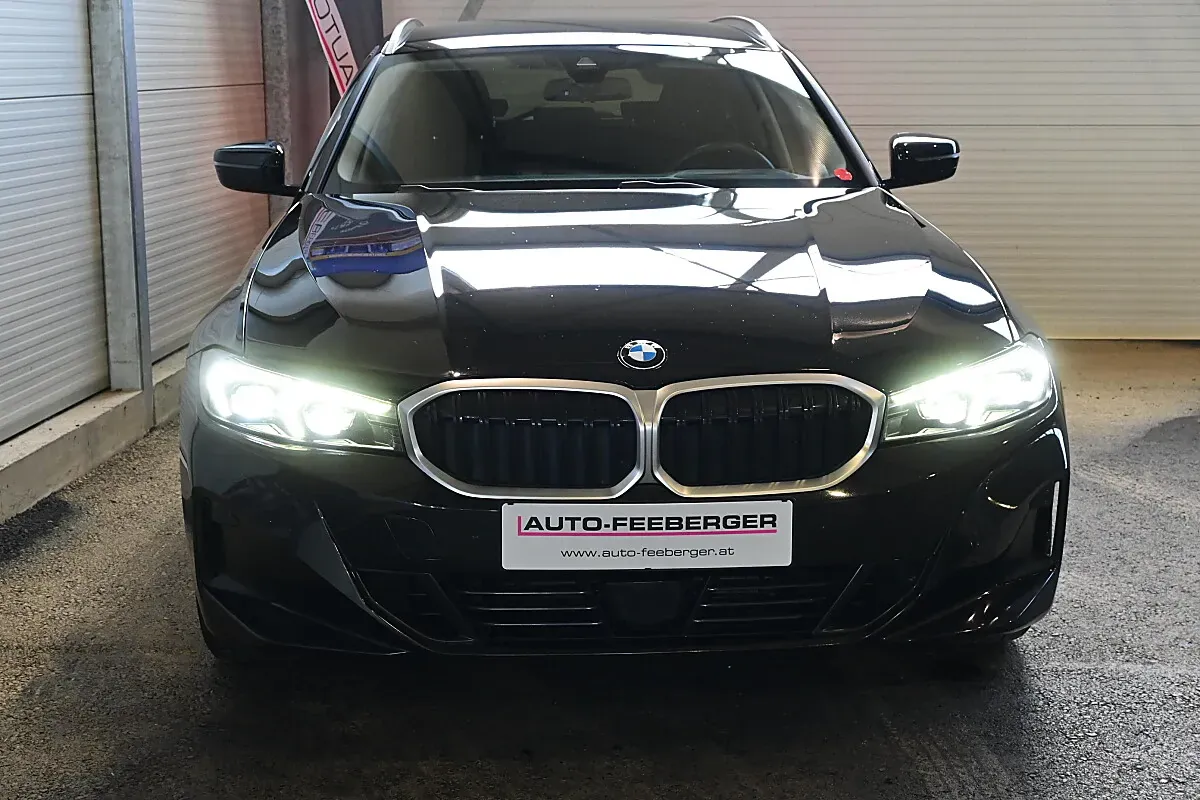 BMW 3 Series 2022 photo 2