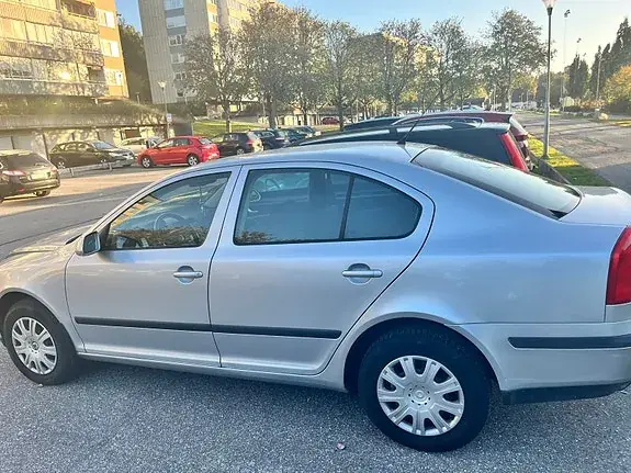 Skoda Octavia 2008 photo 2
