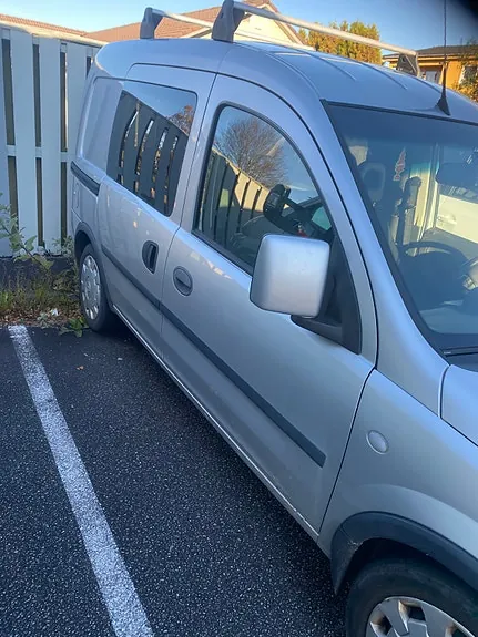 Opel Combo 2011 photo 2