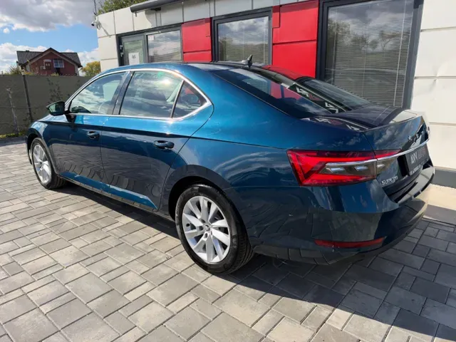 Skoda Superb 2021 photo 3