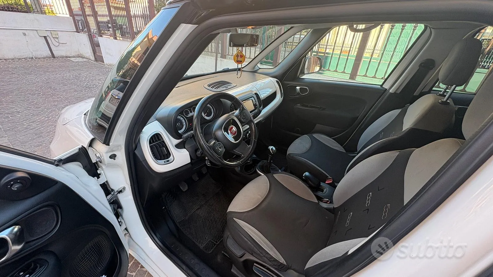Fiat 500L 2012 photo 2
