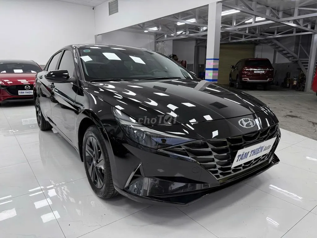 Hyundai Elantra 2025 photo 2