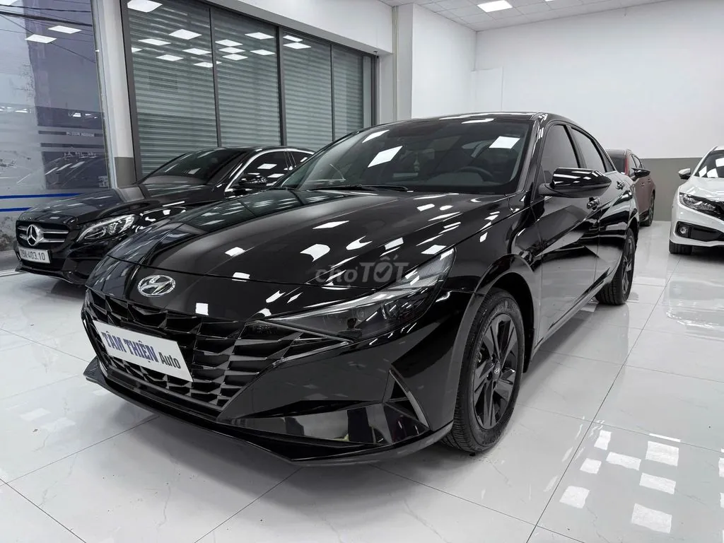 Hyundai Elantra 2025 photo 3