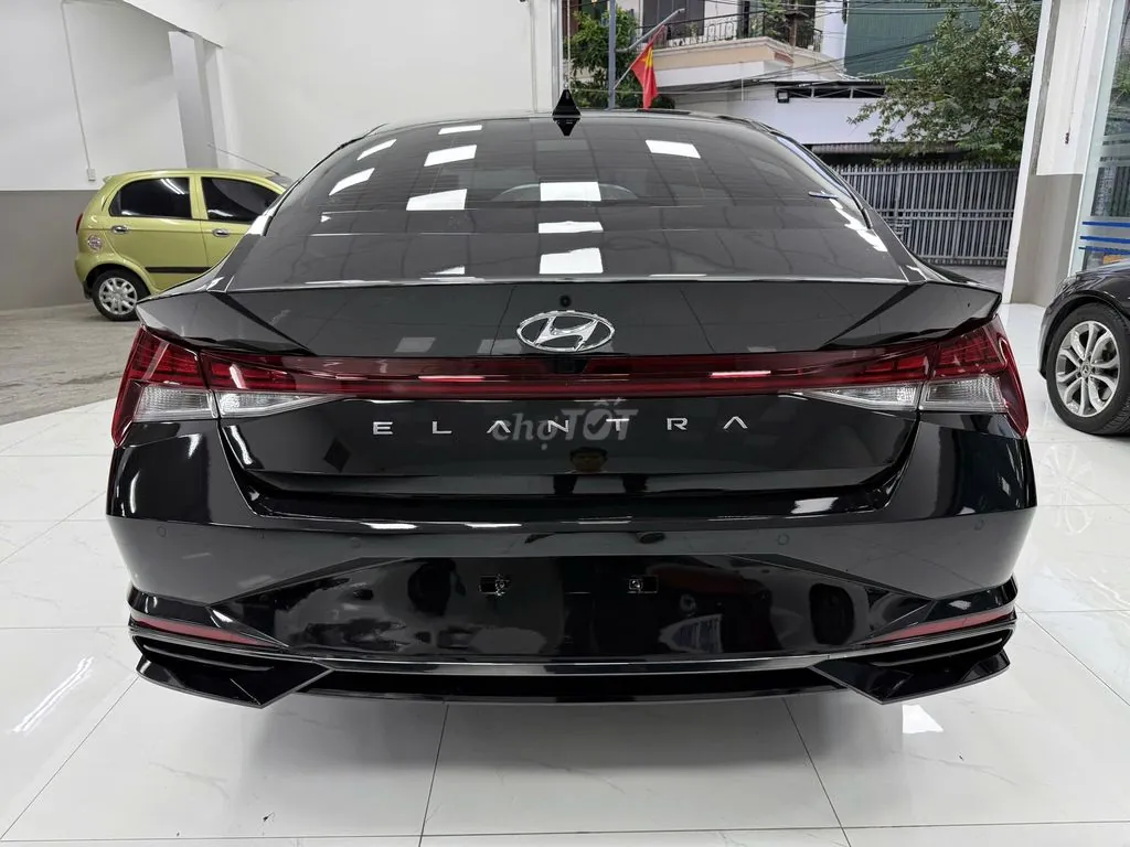 Hyundai Elantra 2025 photo 4