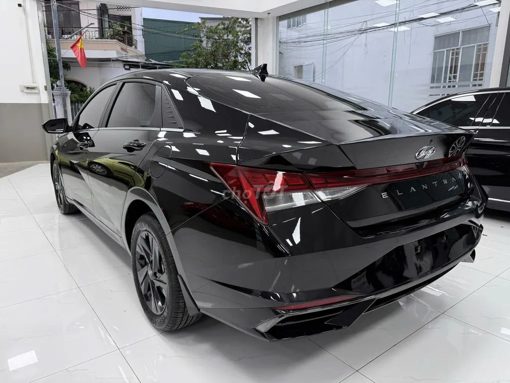 Hyundai Elantra 2025 photo 5