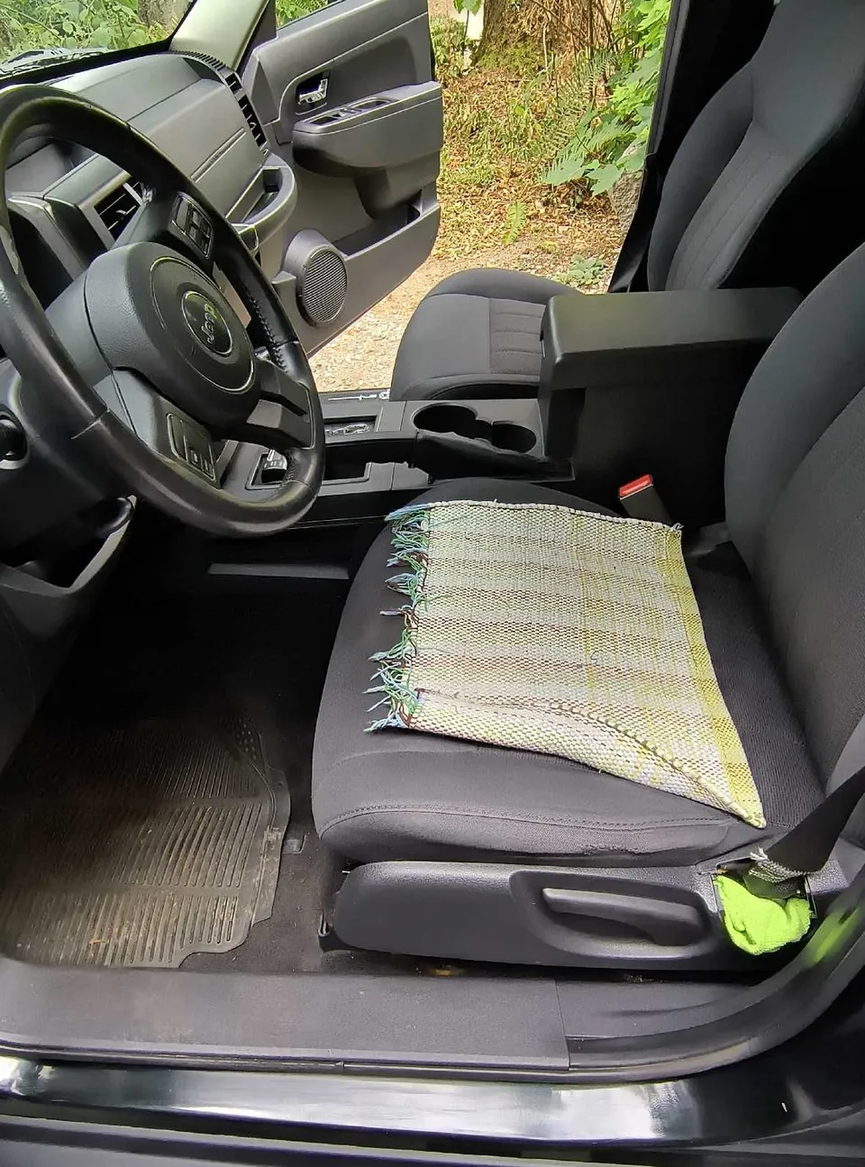 Jeep Liberty 2012 photo 4