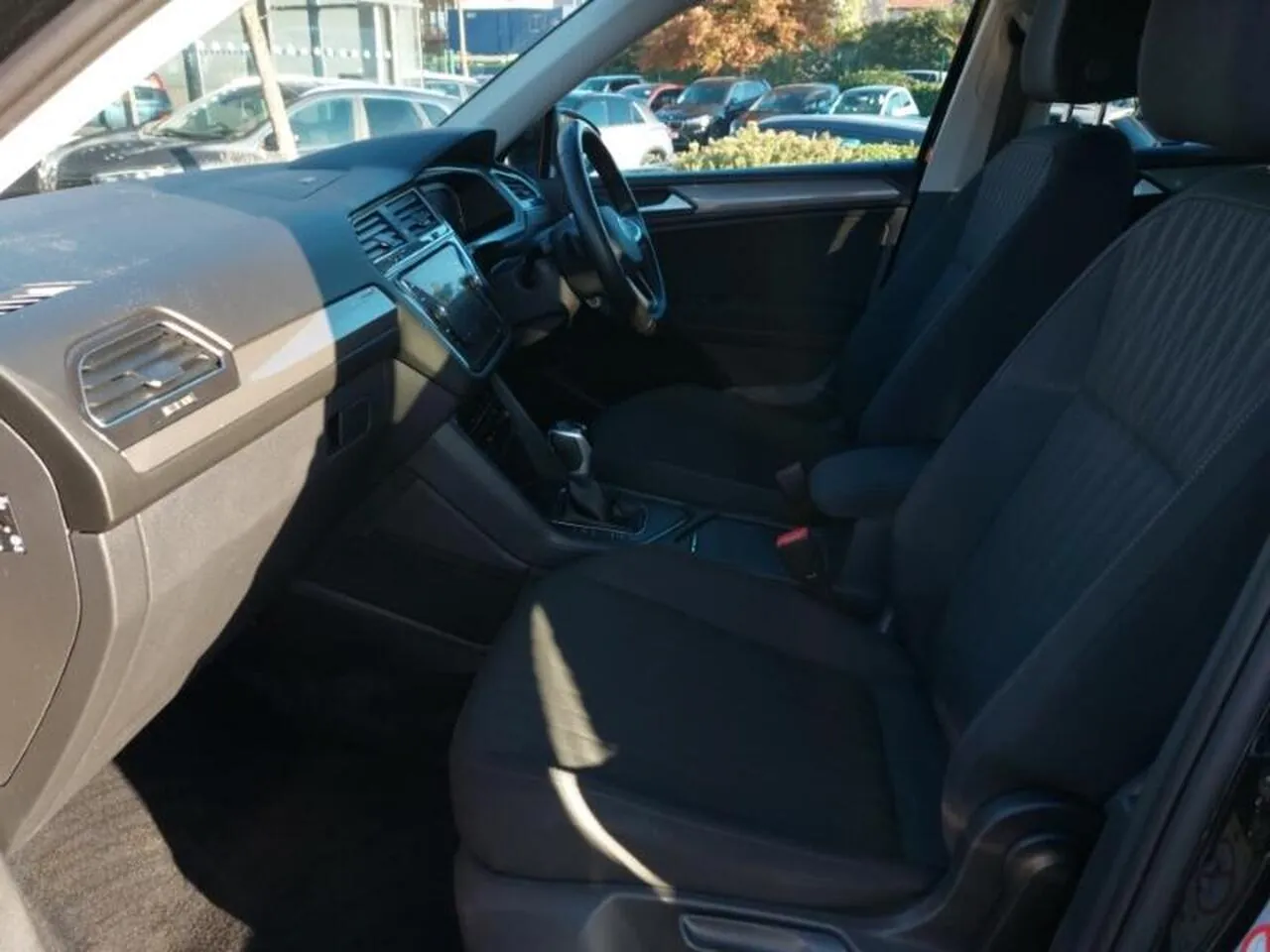 Volkswagen Tiguan Allspace 2023 photo 5