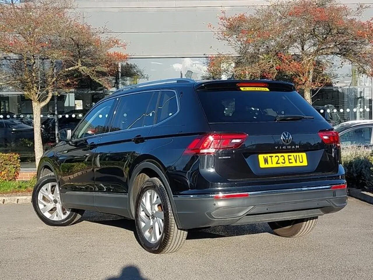 Volkswagen Tiguan Allspace 2023 photo 2