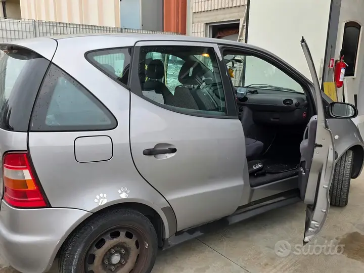 Mercedes-Benz A