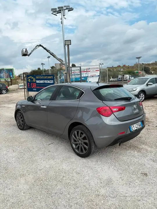 Alfa Romeo Giulietta 2015 photo 4