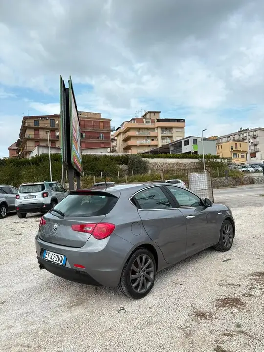 Alfa Romeo Giulietta 2015 photo 3