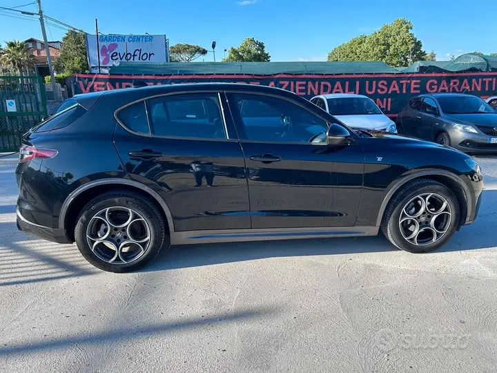 Alfa Romeo Stelvio 2023 photo 4
