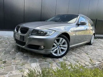 BMW Série 3 2010 photo 2