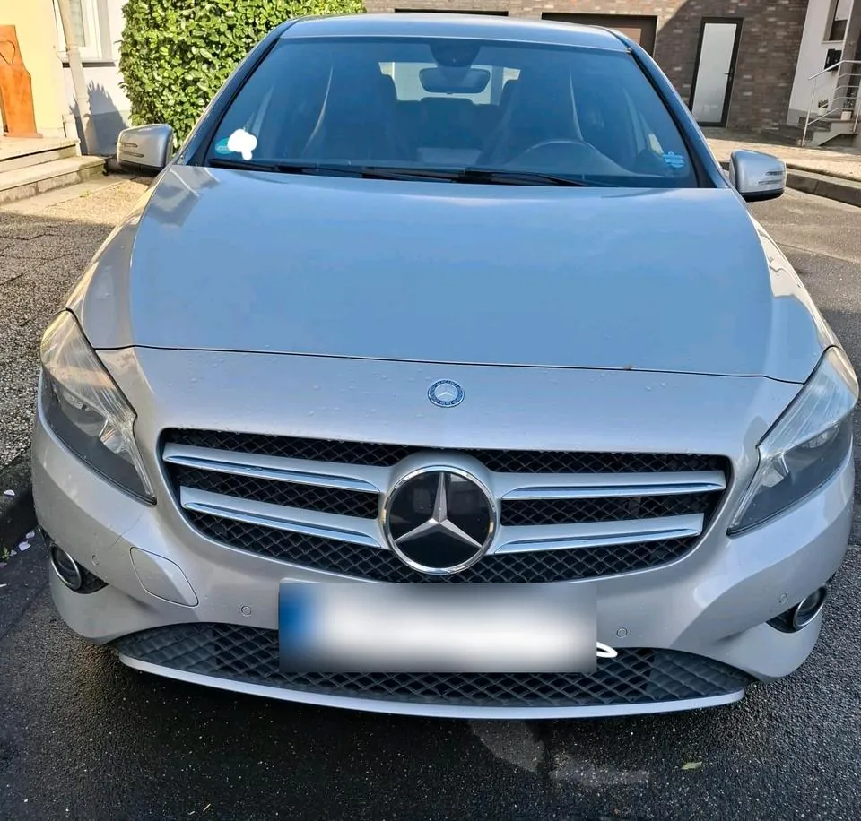 Mercedes-Benz A180