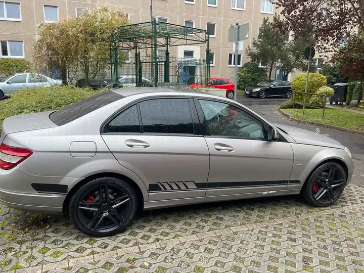 Mercedes-Benz W204