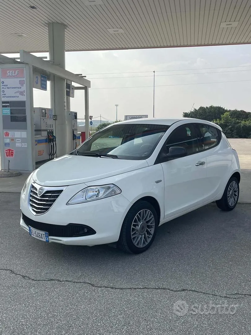 Lancia Ypsilon 2012 photo 3