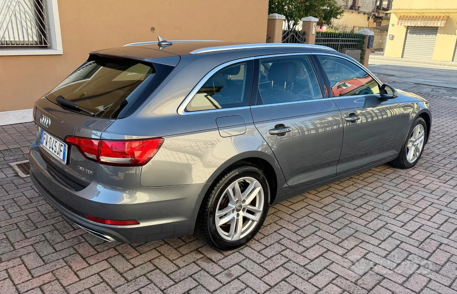 Audi A4 Avant 2019 photo 2