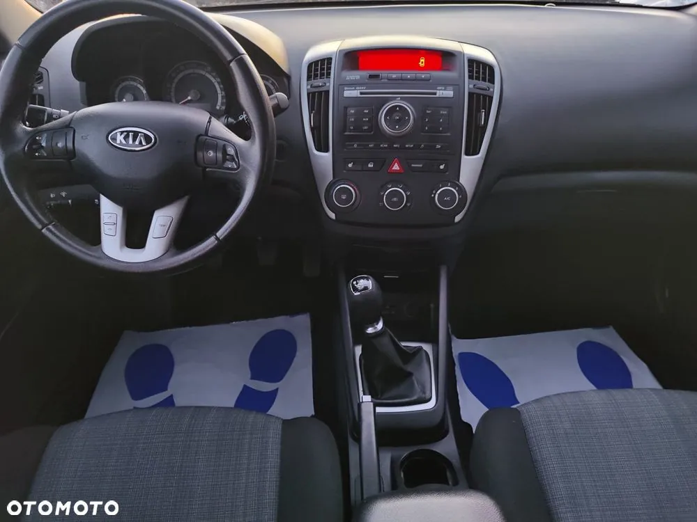 Kia Ceed 2011 photo 5