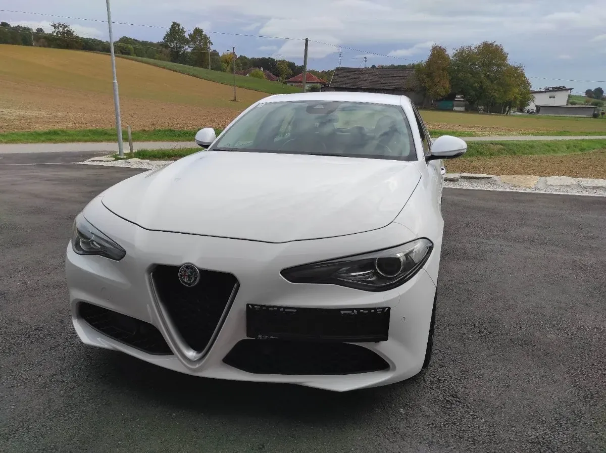 Alfa Romeo Giulia 2016 photo 3