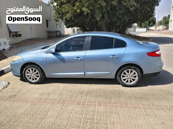 Renault Fluence 2011 photo 2