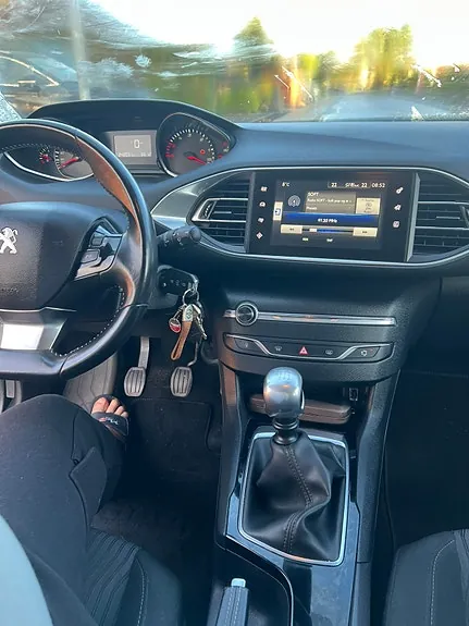 Peugeot 308 2015 photo 3