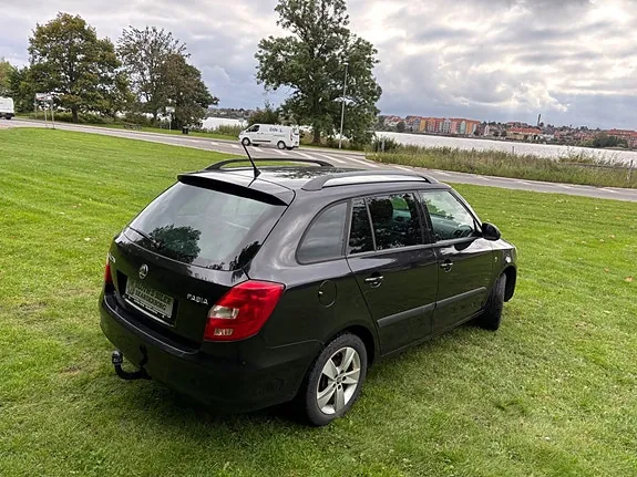 Skoda Fabia 2013 photo 5