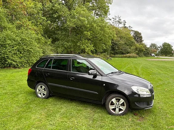 Skoda Fabia 2013 photo 4