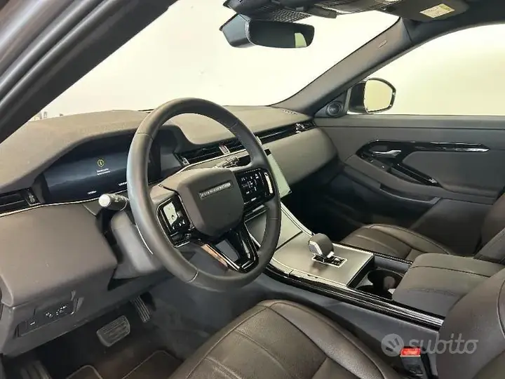 Land Rover Evoque 2025 photo 5