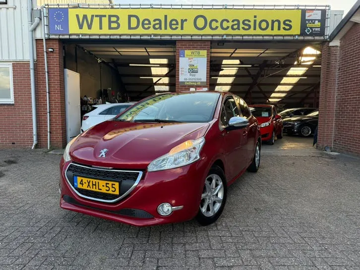 Peugeot 208 2014 photo 2