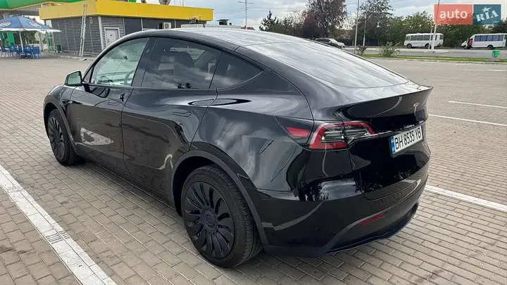 Tesla Model Y 2023 photo 3