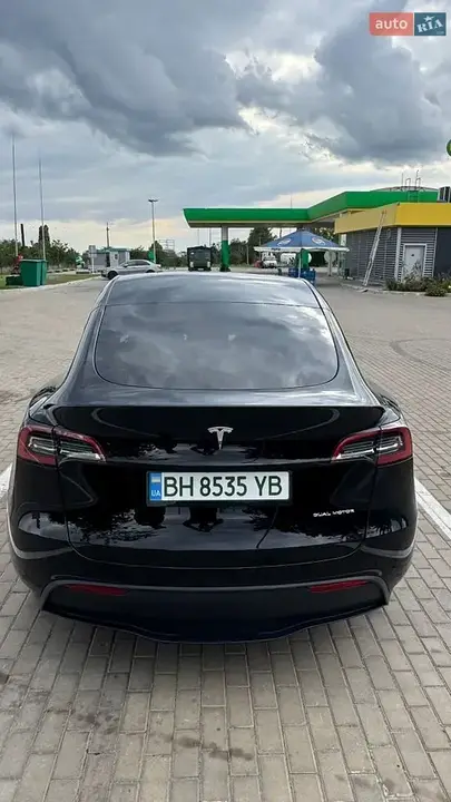 Tesla Model Y 2023 photo 5