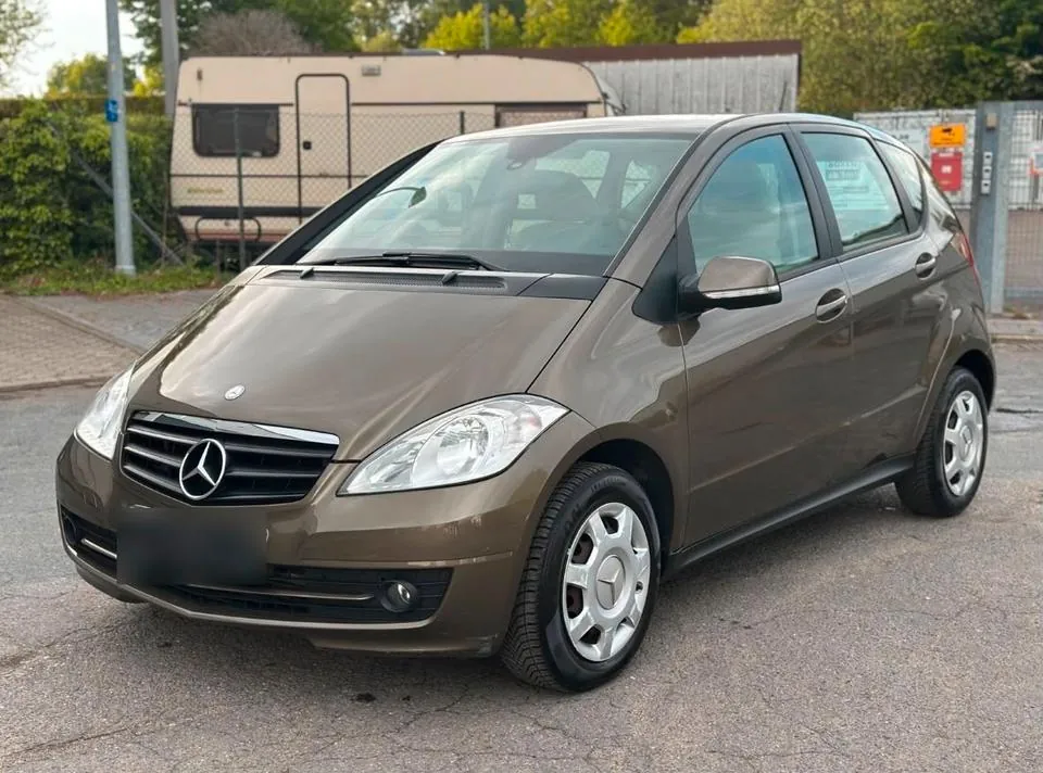 Mercedes-Benz A180